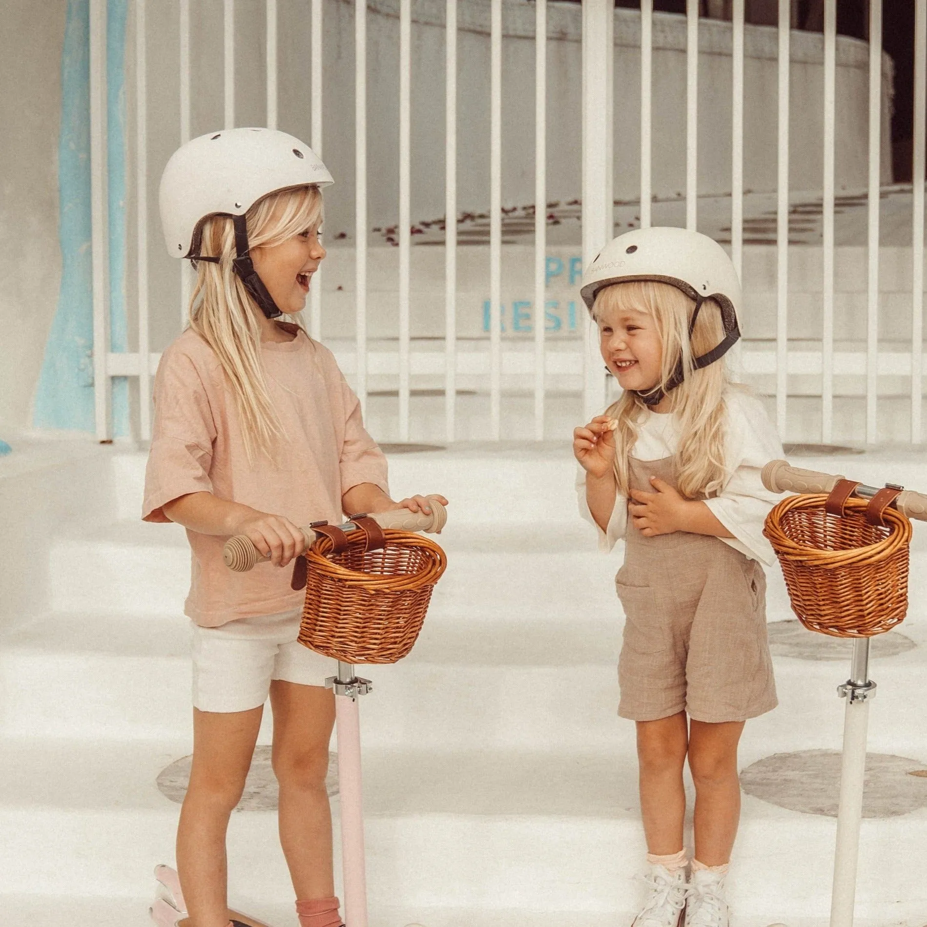 Banwood Classic Bike Helmet (Cream)