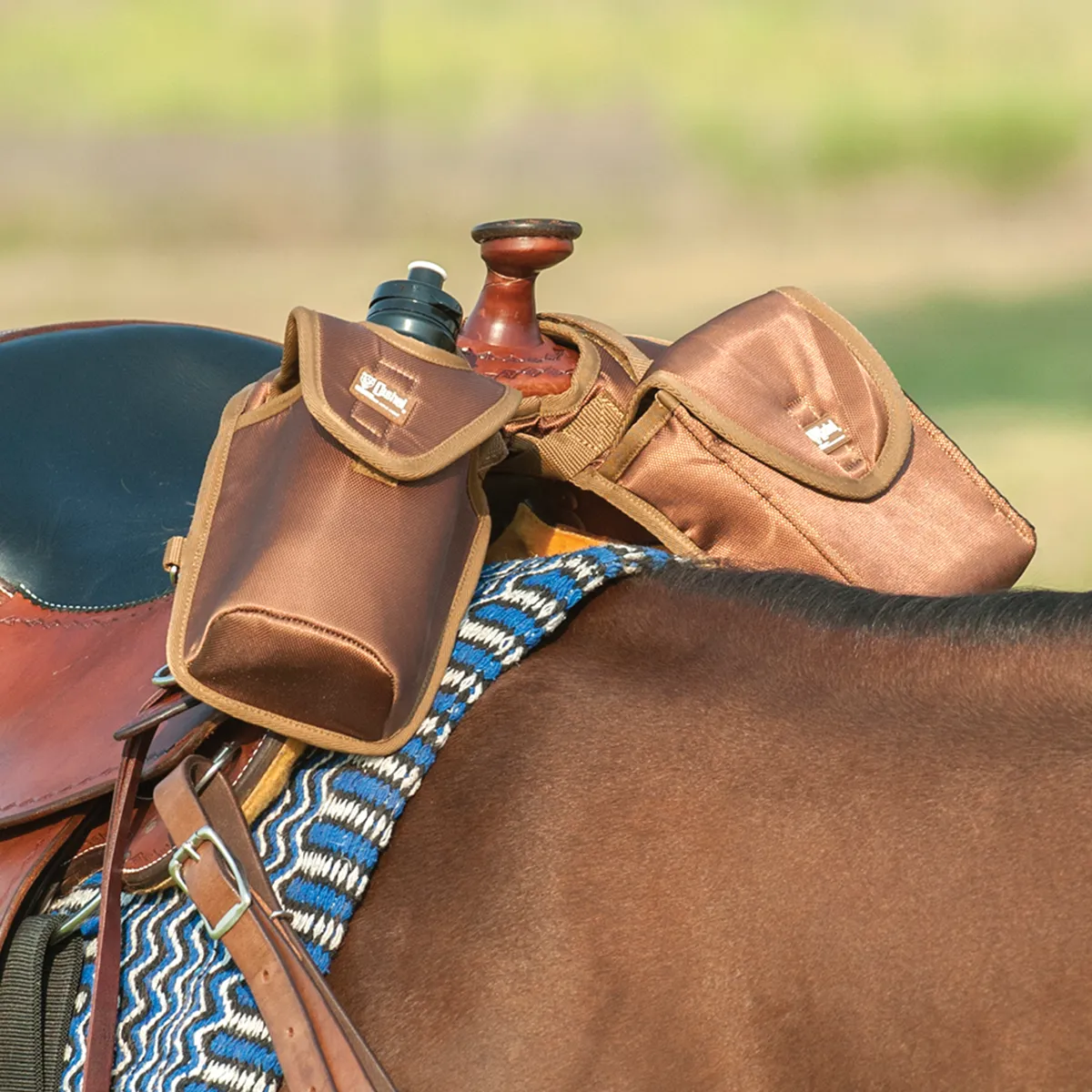 Cashel Bottle and Lunch Holder Horn Bag