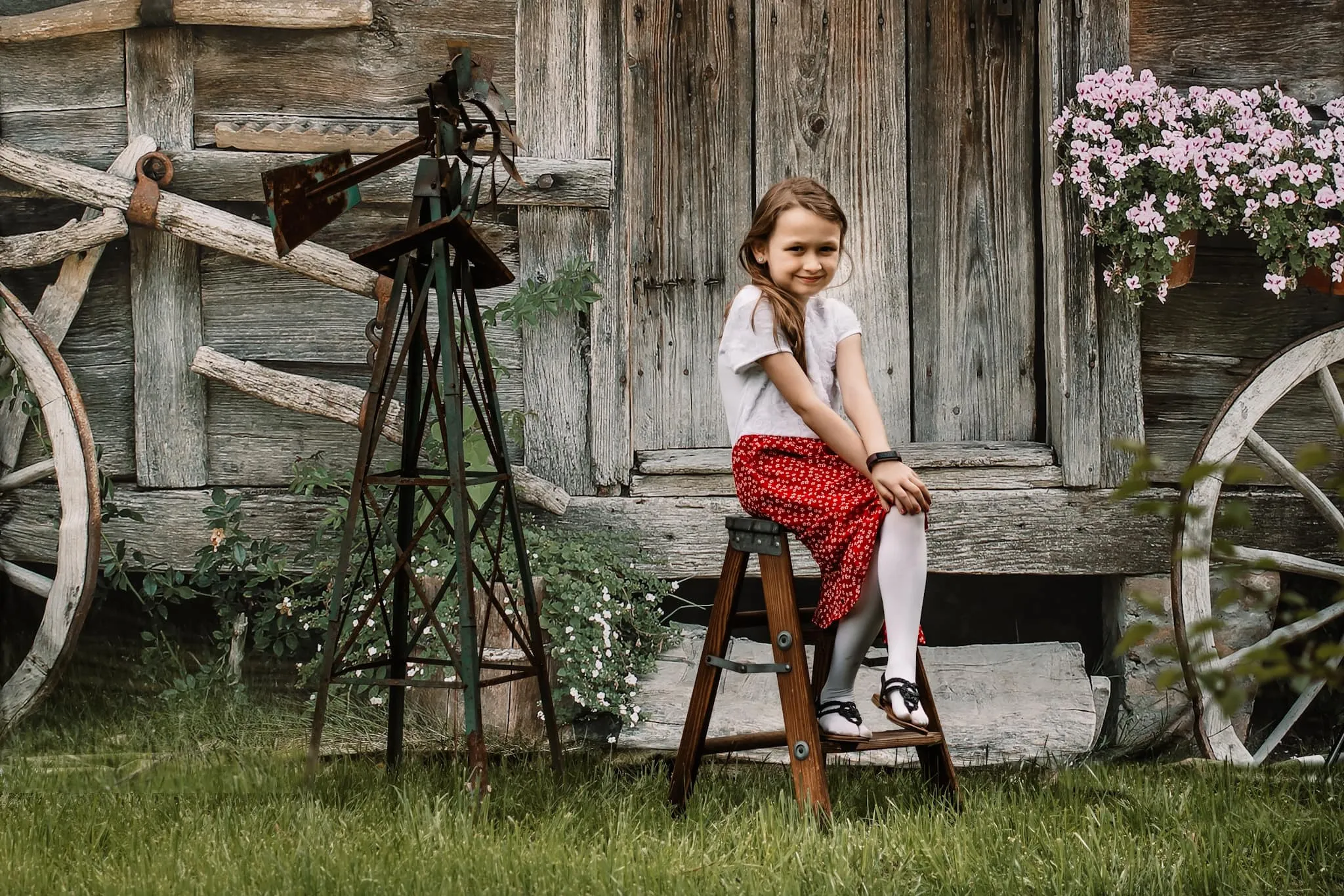 Kate Outdoor Backdrop Old Wood Barn for Photography
