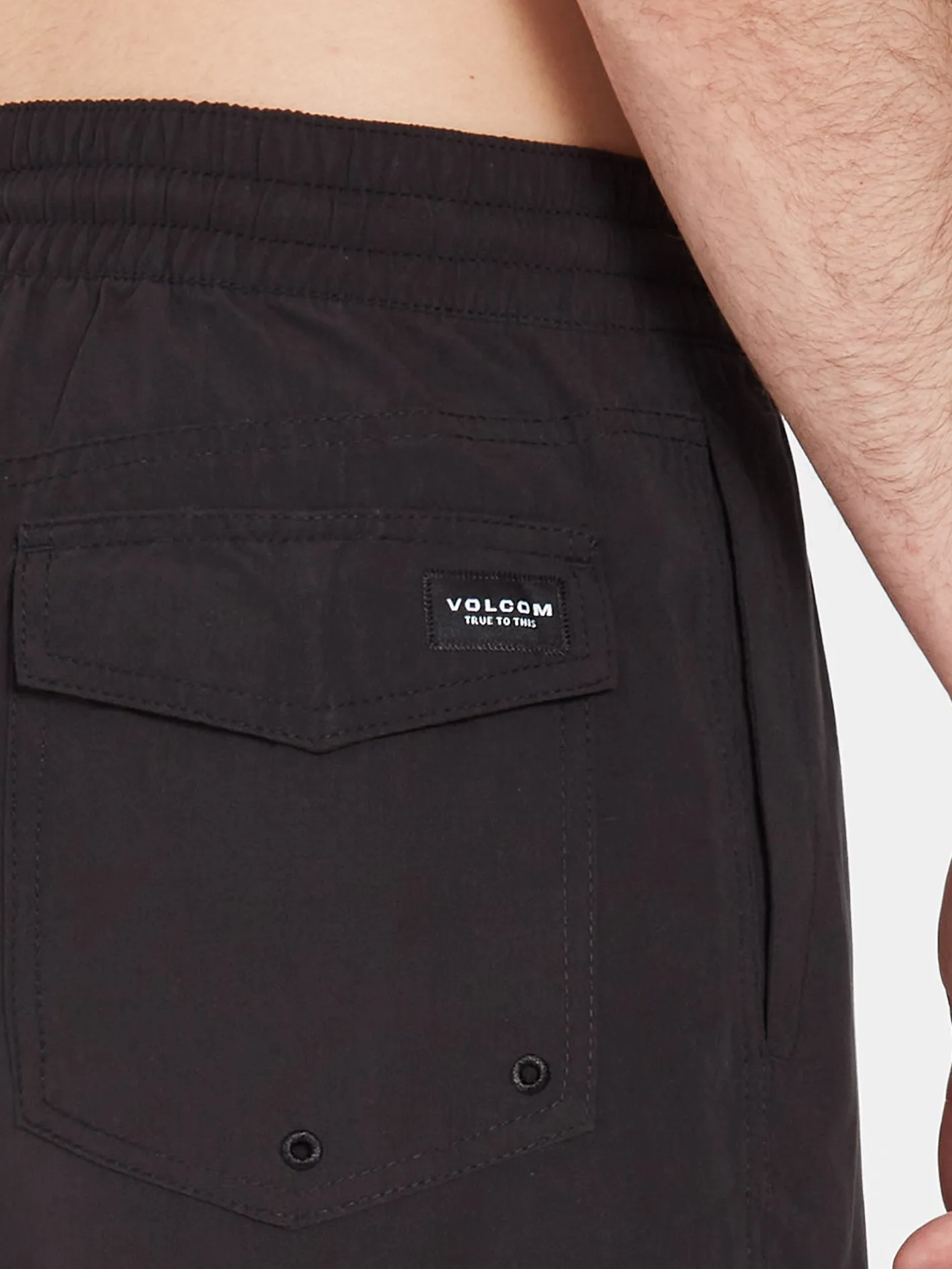 Lido Solid 16" Trunk - BLACK