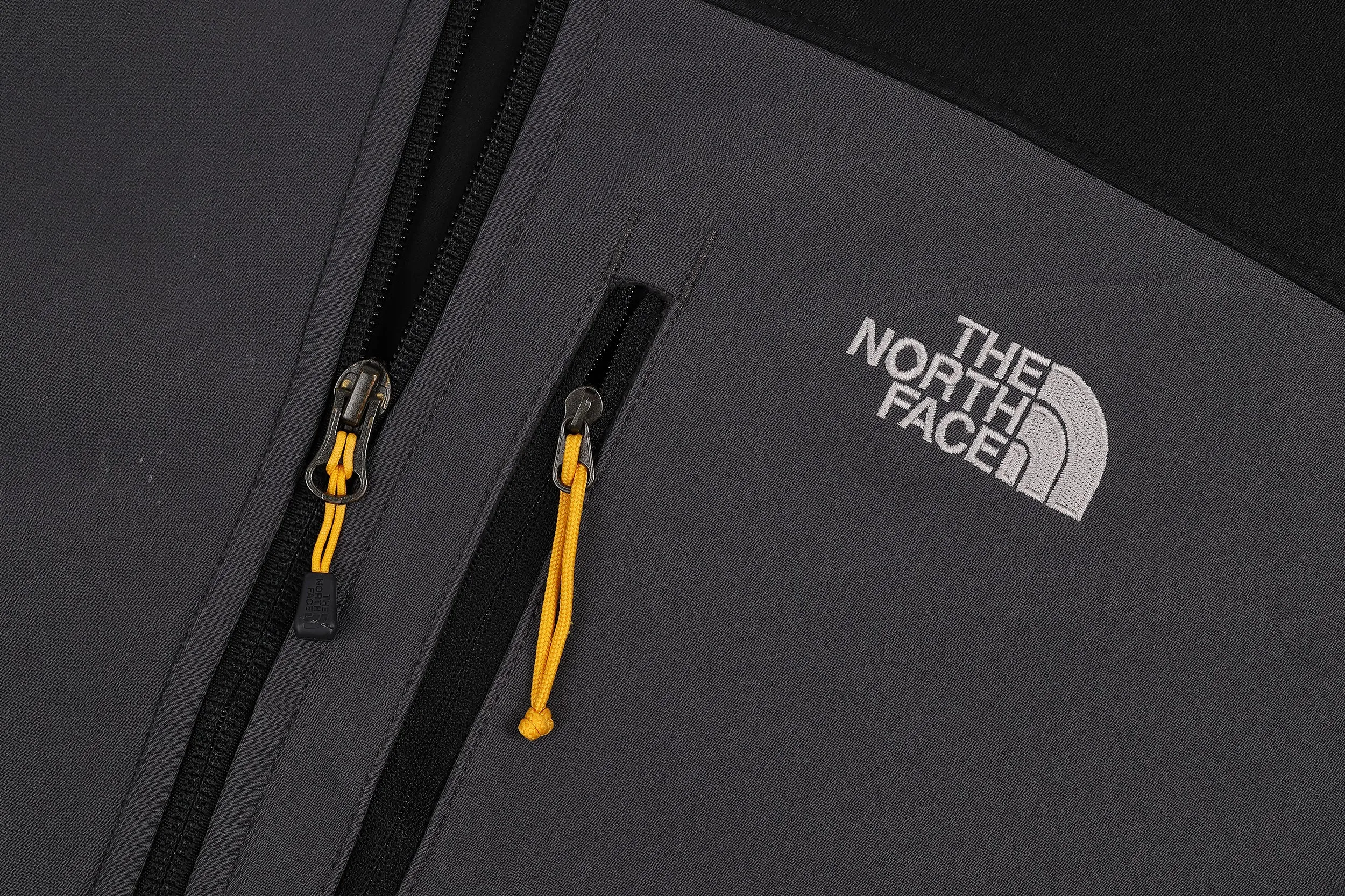 The North Face TNF Apex Shell Jacket - Grey - M