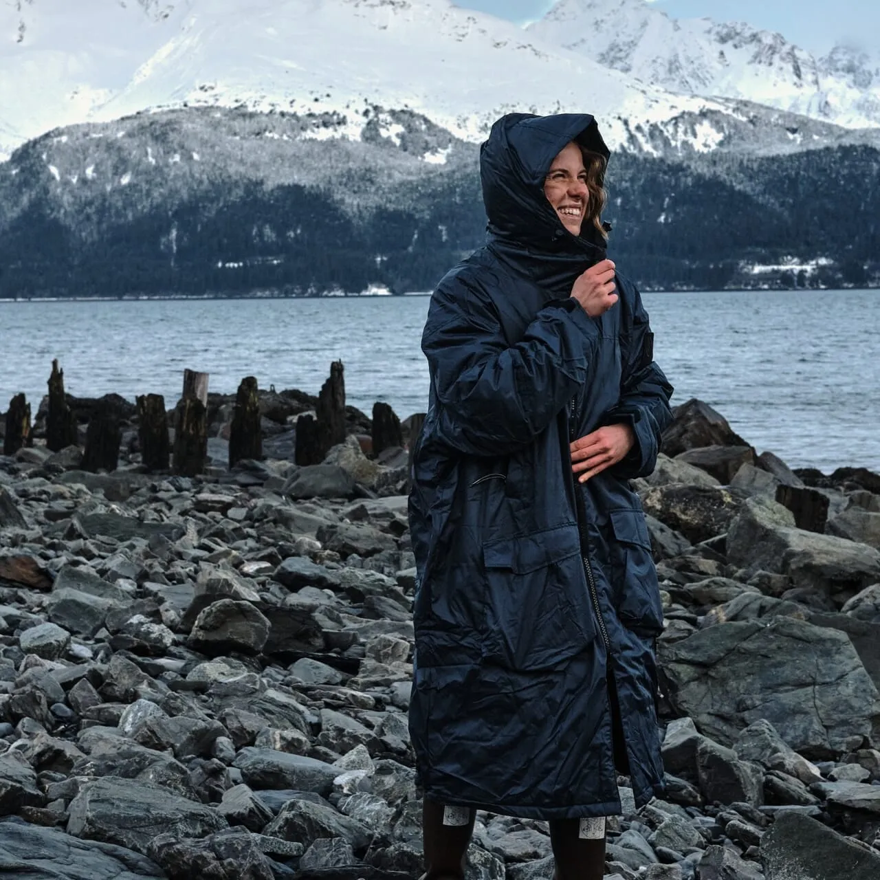 VOITED 2nd Edition Outdoor Change Robe & Drycoat for Surfing, Camping, Vanlife & Wild Swimming  - Ocean Navy